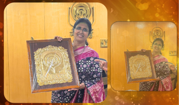 gold elegant and modern corporate business card (1)